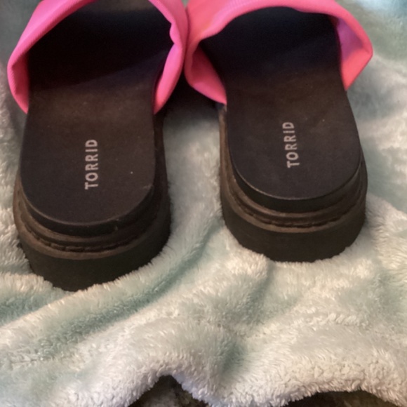 Women’s TORRID NEON PINK Chunky Flatform sandals Size 10 WW *AS IS* - Picture 7 of 9